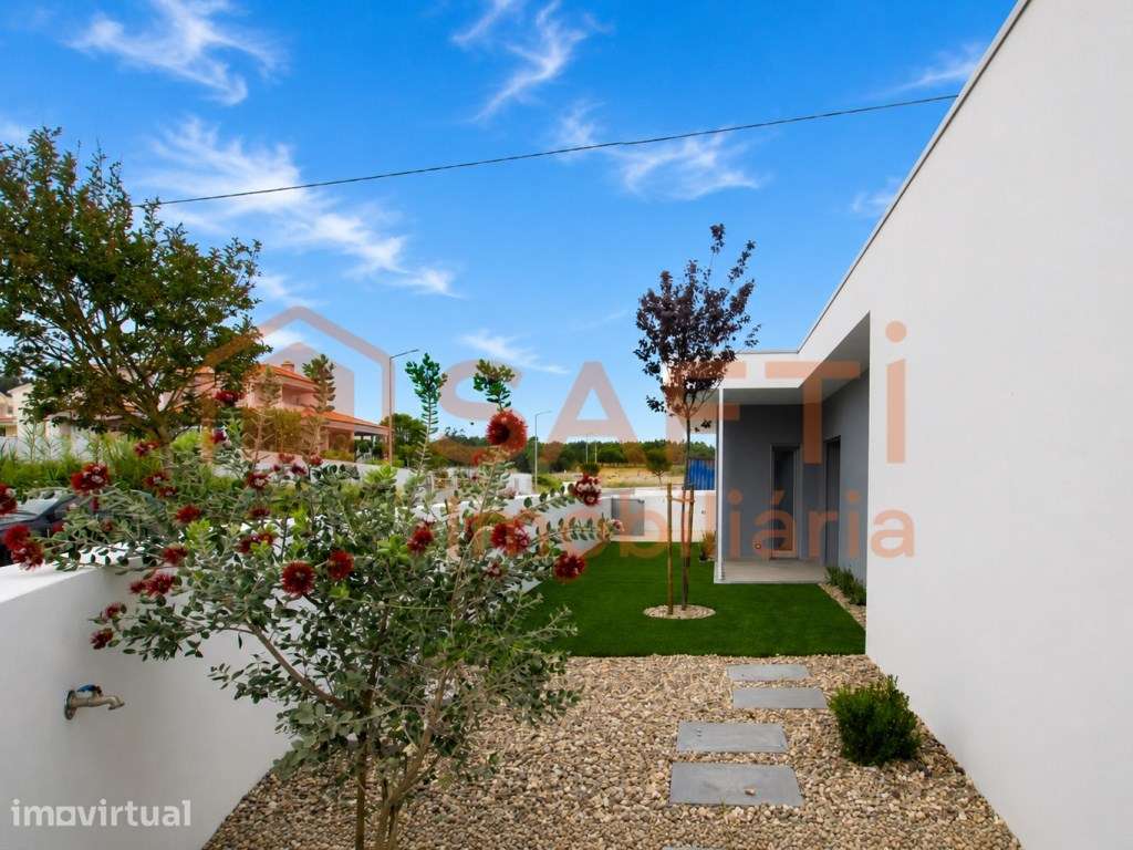 Moradia T4 de Arquitetura Contemporânea com Piscina | Nadadouro - F... - Grande imagem: 4/60