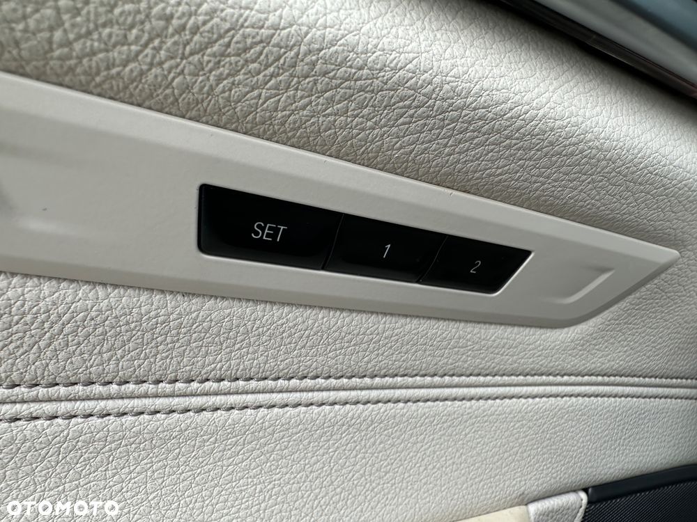 BMW Seria 5 520d Luxury Line - 29