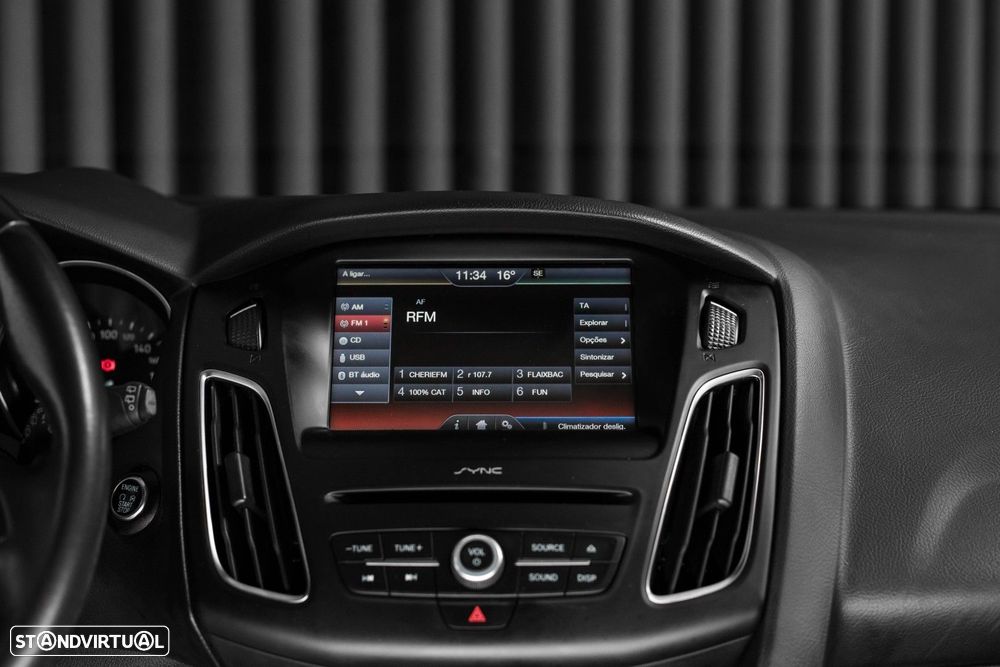 Ford Focus 1.0 EcoBoost S&S TITANIUM - 19