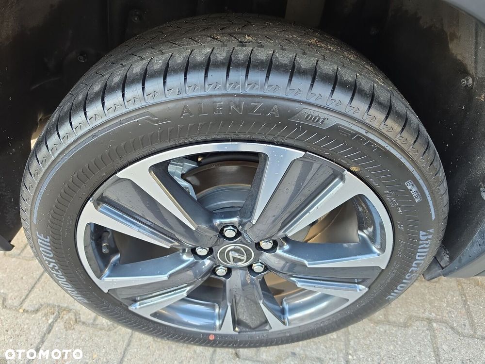 Lexus UX 300h Business - 28