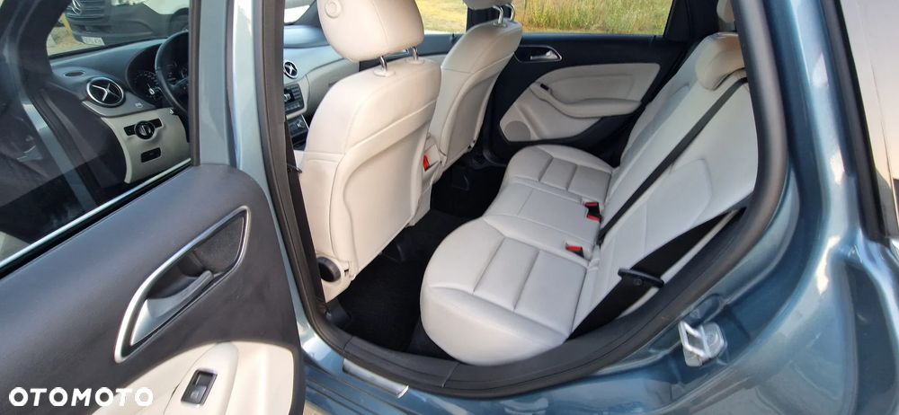 Mercedes-Benz Klasa B 200 7G-DCT - 18