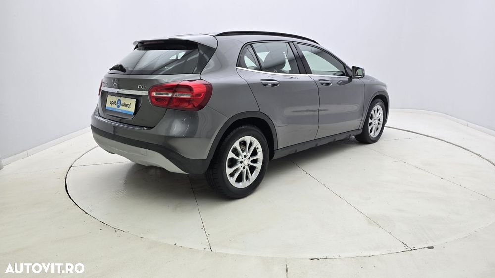 Mercedes-Benz GLA - 4