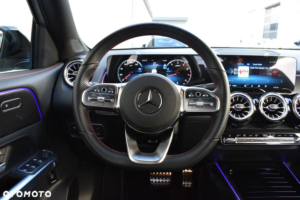 Mercedes-Benz GLB 200 4-Matic AMG Line 8G-DCT - 16