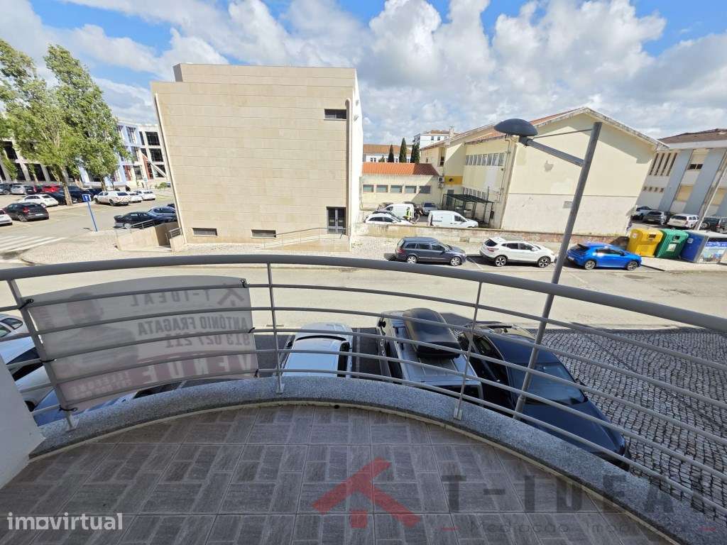 Apartamento T2 no Centro da Lourinhã - Grande imagem: 3/32