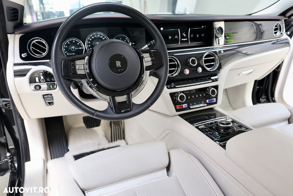 Rolls-Royce Ghost - 7