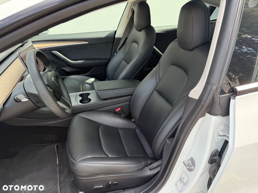 Tesla Model 3 RWD - 27