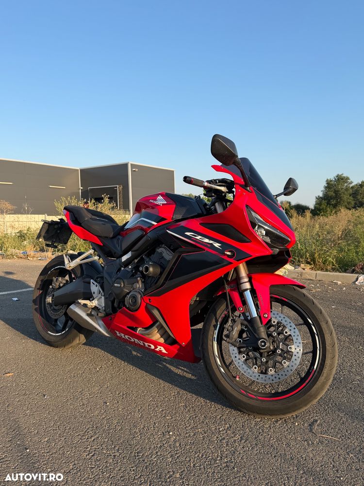 Honda CBR 650R - 1