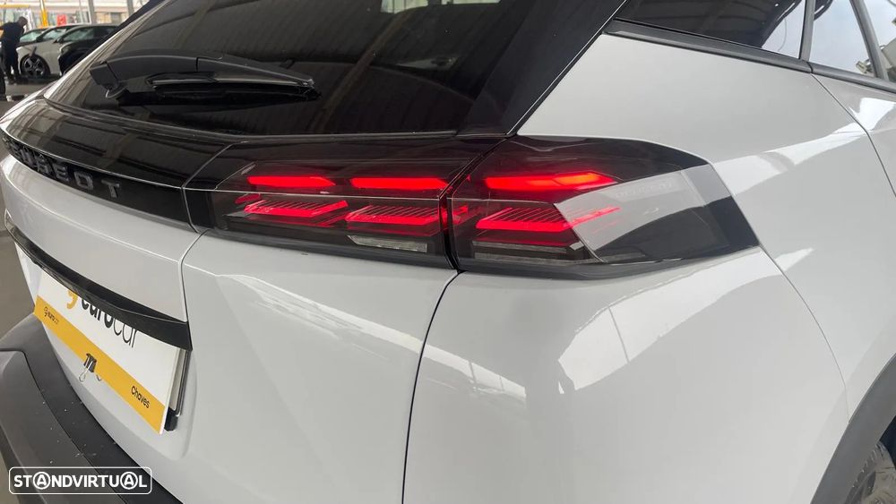 Peugeot 2008 1.2 PureTech Allure Pack - 32