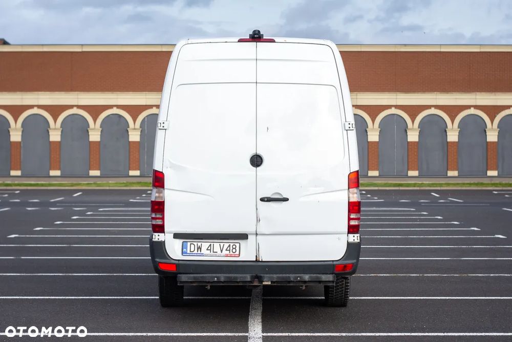 Mercedes-Benz Sprinter - 12