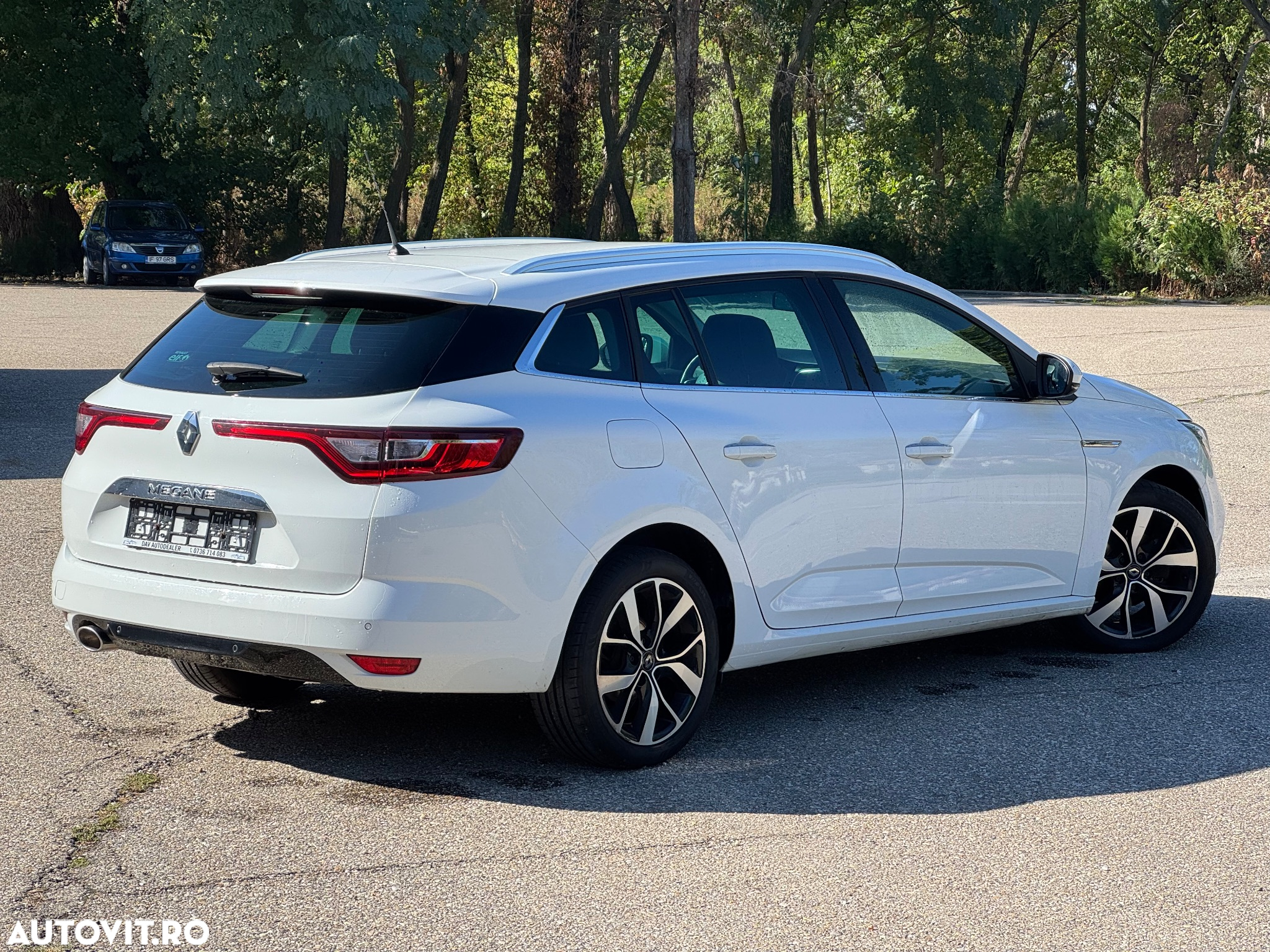 Renault Megane BLUE dCi 115 EDC BOSE EDITION - 14