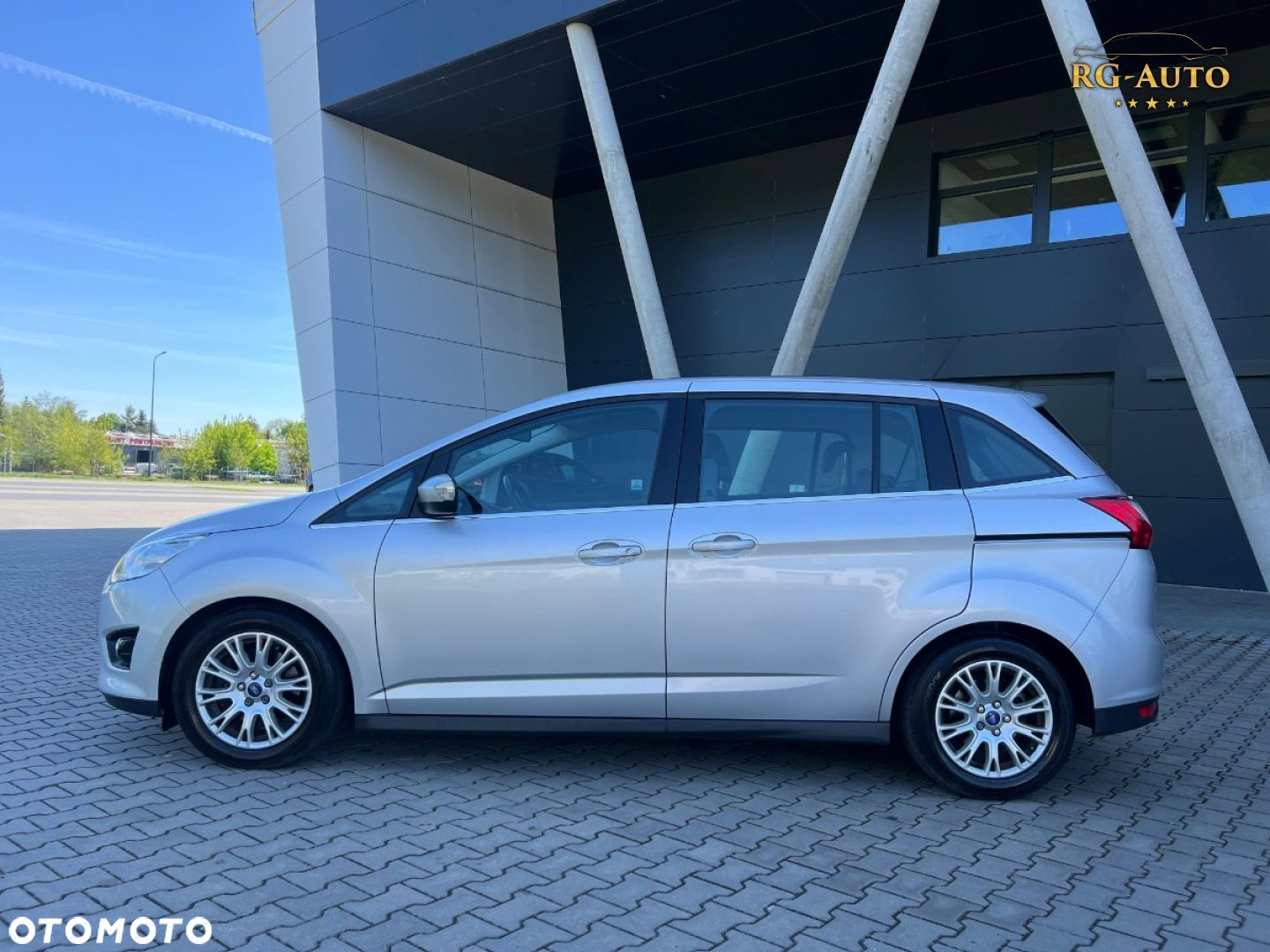 Ford Grand C-MAX - 12