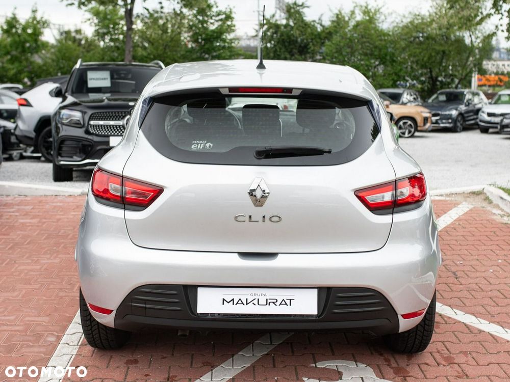 Renault Clio - 9