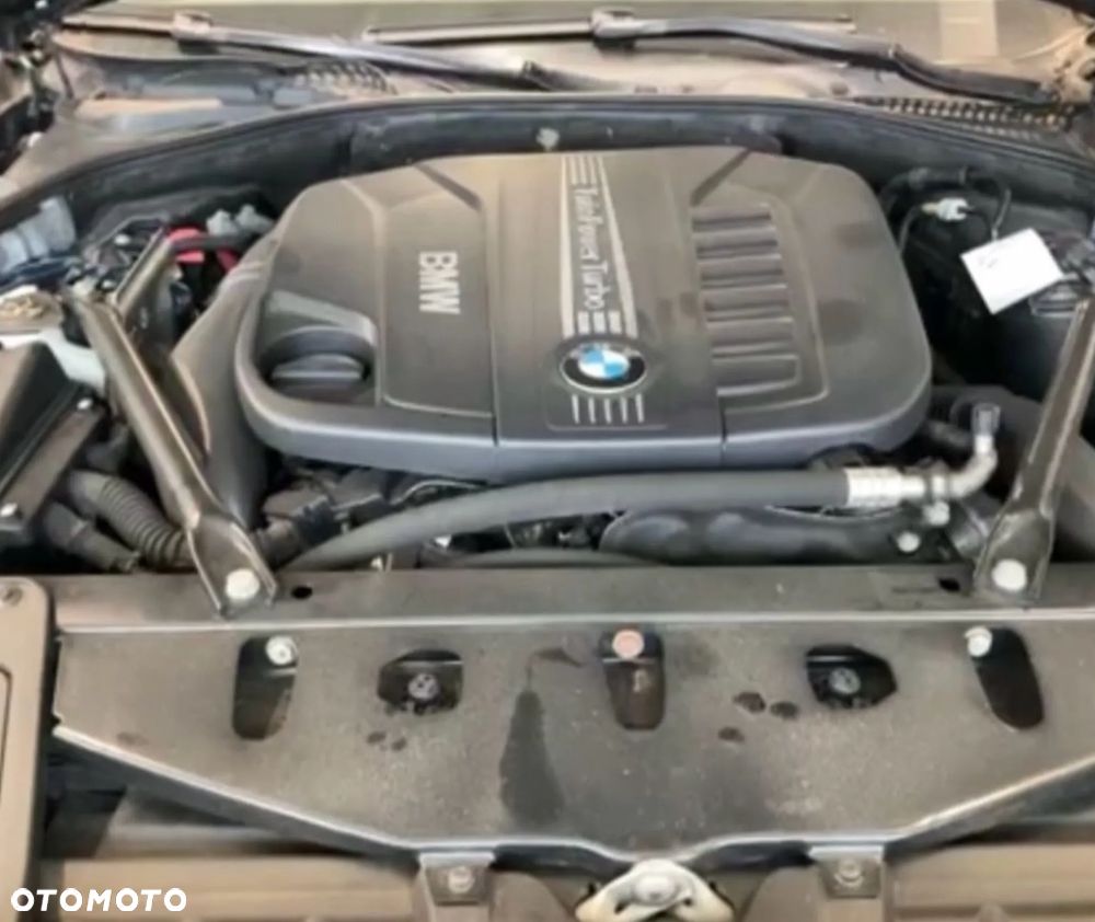 BMW Seria 5 530d xDrive - 9