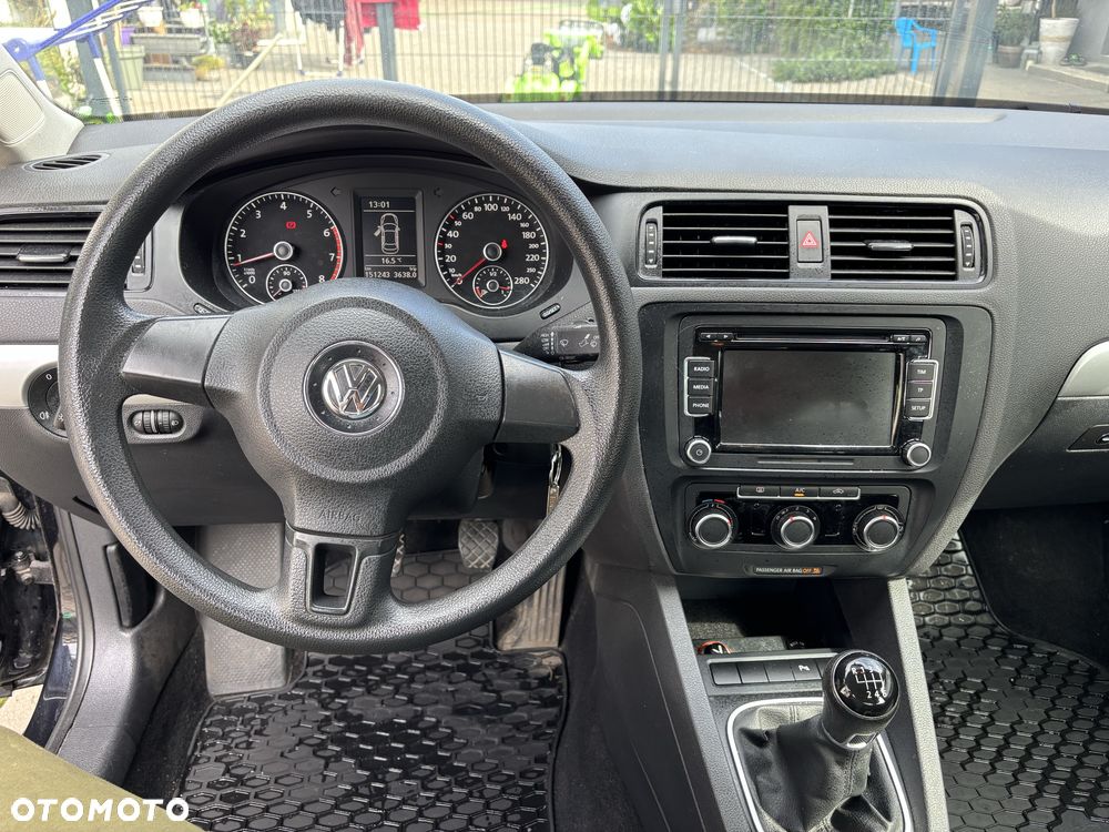 Volkswagen Jetta - 8