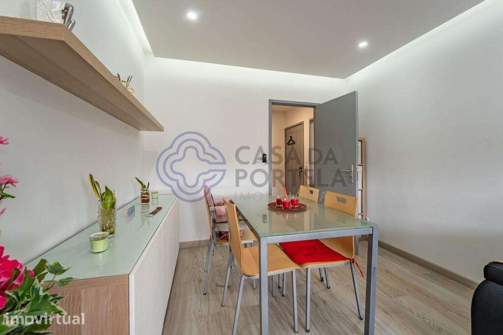 T3 renovado em Vila D'este, Vilar de Andorinho, junto ao metro - Grande imagem: 4/19