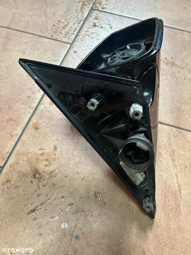 LUSTERKO BMW F01 PRAWE EUROPA 475 3PIN - 3