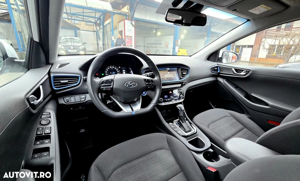 Hyundai IONIQ - 9