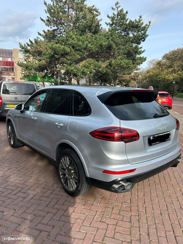 Porsche Cayenne S E-Hybrid Platinum Edition - 4