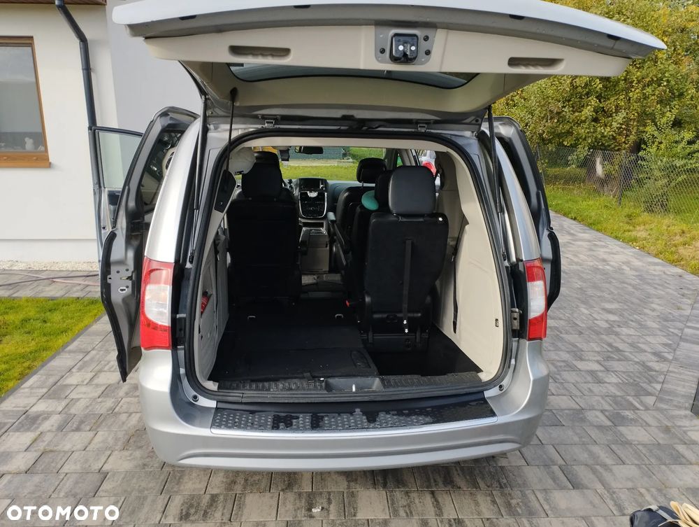 Chrysler Town & Country 3.6 Touring - 8
