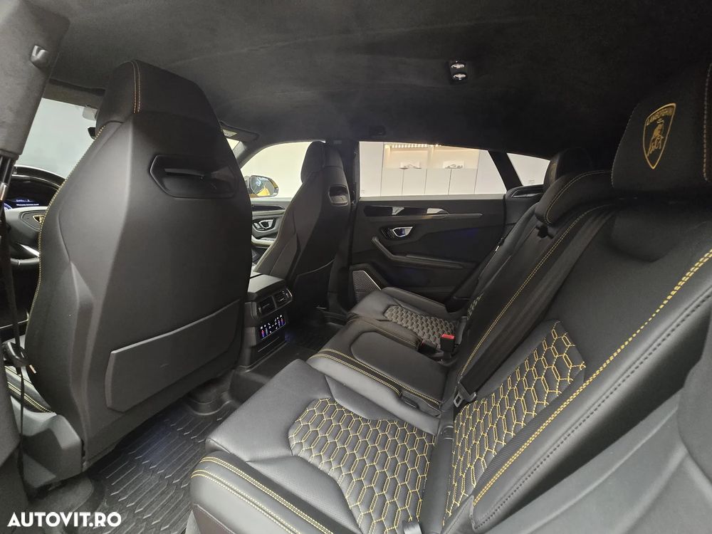 Lamborghini URUS - 21