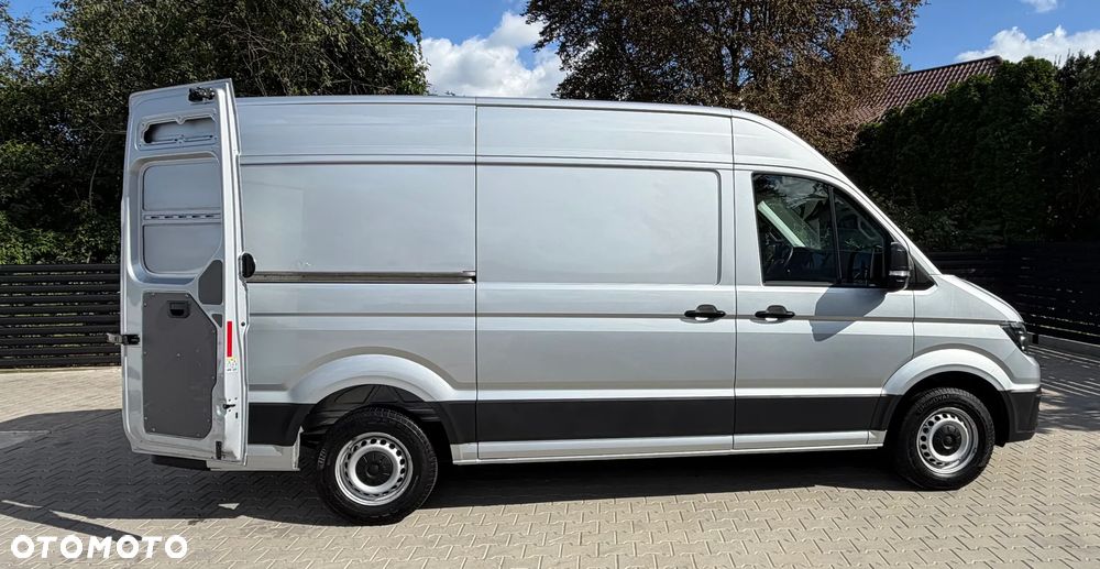 Volkswagen CRAFTER L2H2 Model 2021r WZMOCNIONY VAN 3 osobowy Silnik 2.0TDI 140KM bez BiTurbo! Euro6, Duża ładowność 1.2t, DMC:3.5t, Homologacja VAT-1 Zabudowa paki BOTT, Bogate wyposażenie! OPONY Jak nowe, Fabryczne ogrzewanie oraz wentylacja pojazdu ze zdalnym sterowaniem OEM Eberspacher Airtronic M2 3,5kW, Android Auto, Apple CarPlay, Parktroniki, Kamera, Nawigacja, Drzwi tył 270' Fotel pilot pneumatyczny z masażem! - 8