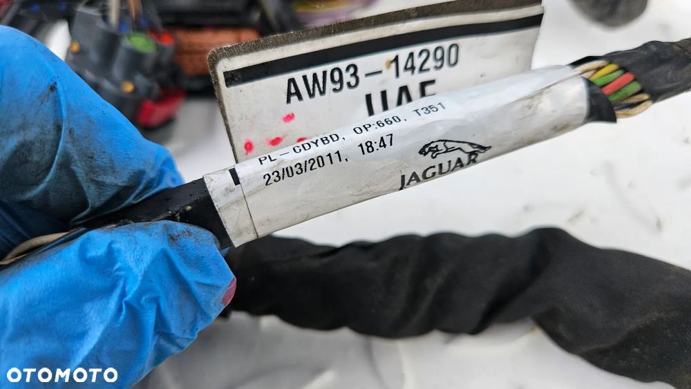 Jaguar XJ 351 5.0 SC 510 KM 508PS Instalacja grodzi Wiązka przewodów komory Kable AW93-14290-UAE - 16