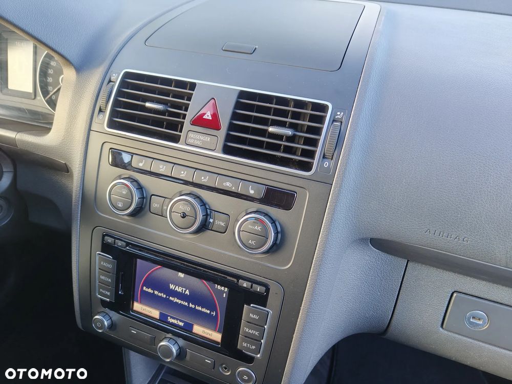 Volkswagen Touran - 21