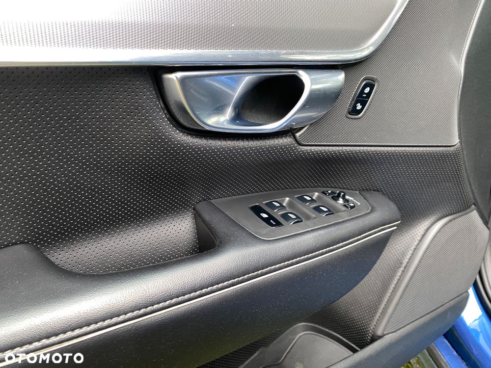 Volvo V90 D5 SCR AWD R-Design - 21