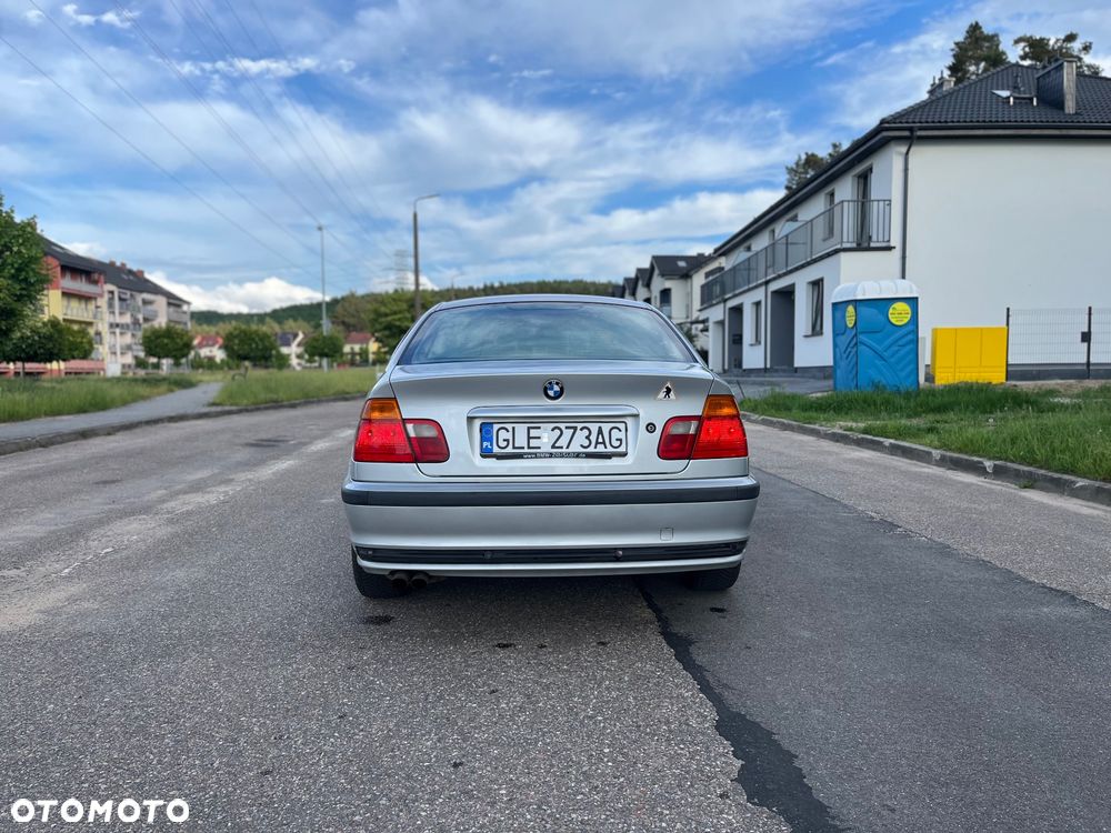 BMW Seria 3 320i - 6