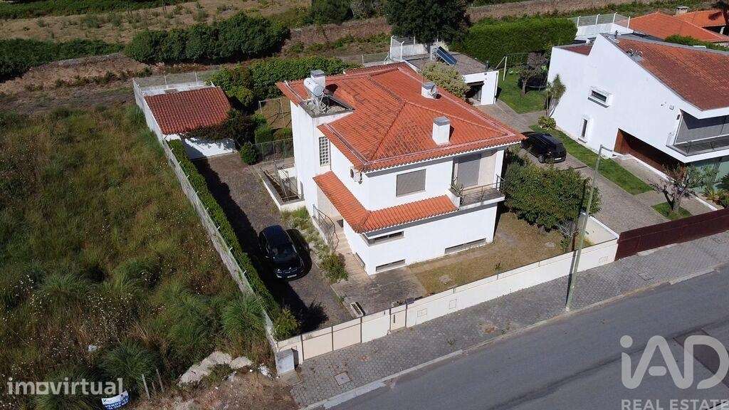 Moradia isolada T4 em Arcozelo de 241 m2 - Grande imagem: 2/40