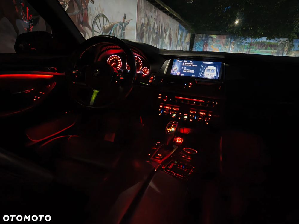 BMW Seria 5 528i - 11