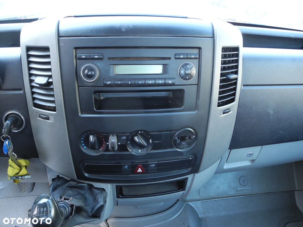 Mercedes-Benz SPRINTER - 22