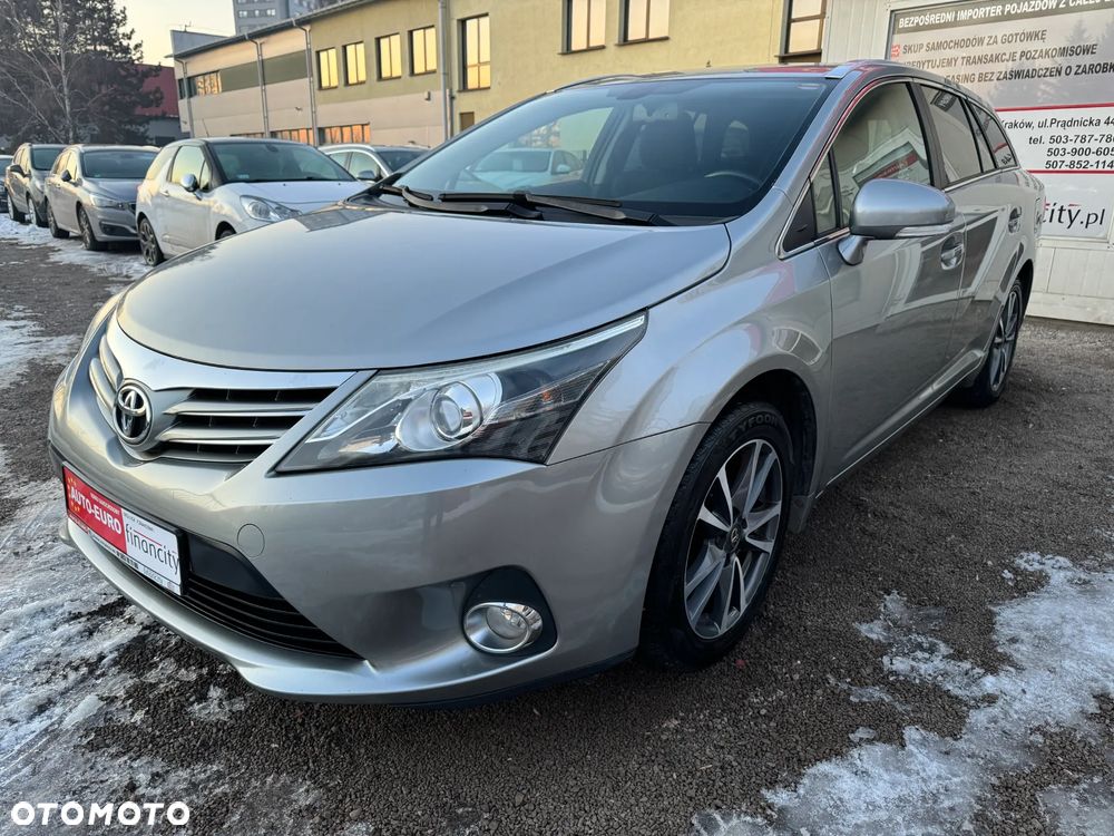 Toyota Avensis 1.6 Comfort - 1