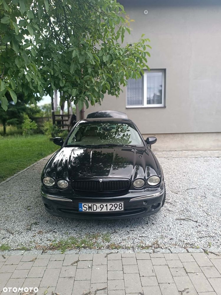 Jaguar X-Type