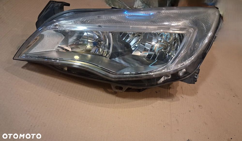 Lampa przód OPEL ASTRA IV J prawa lewa 1EG010011-01   1EG010011-02 - 2