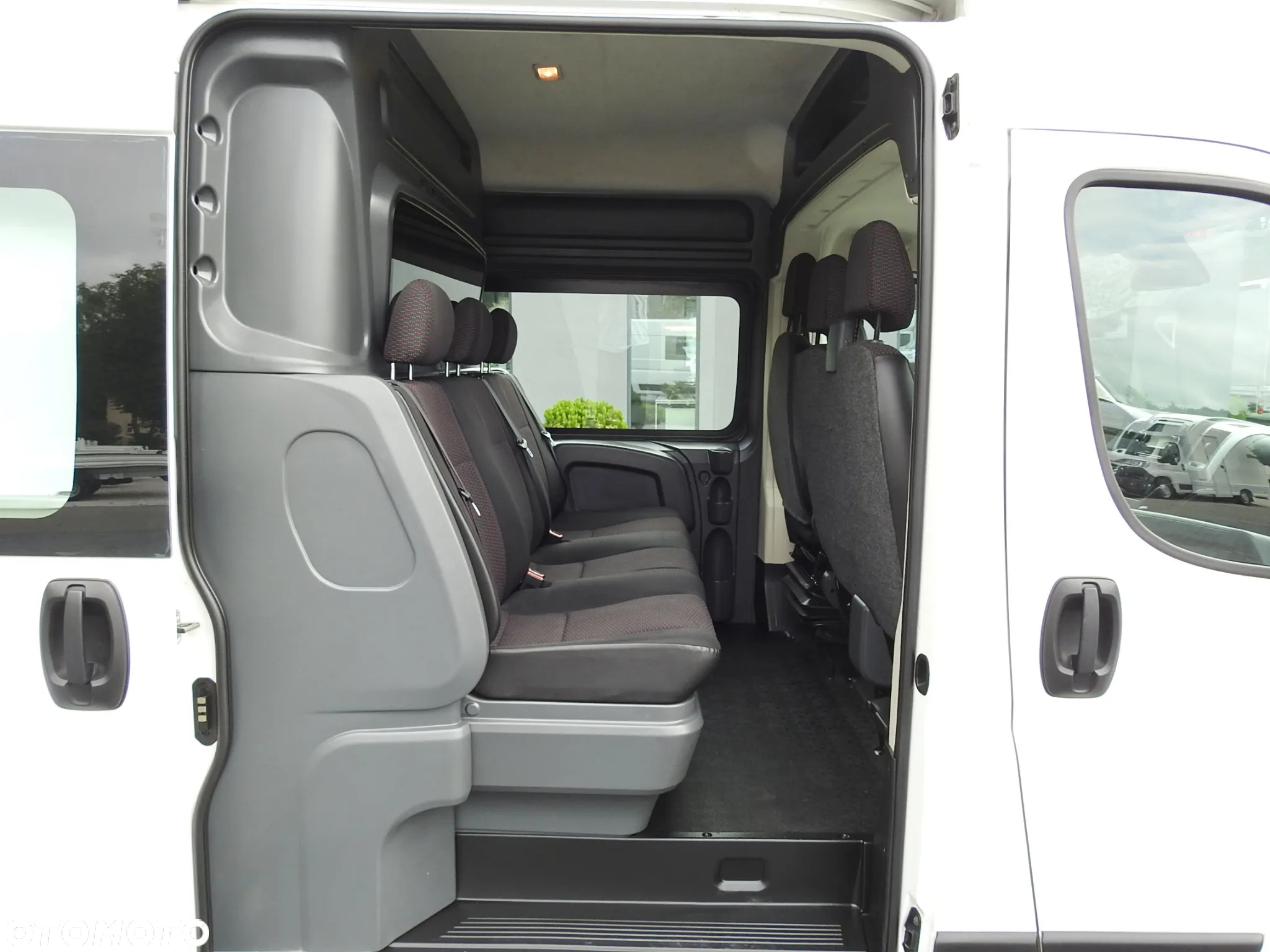 Peugeot BOXER FURGON BRYGADÓWKA 6 MIEJSC TEMPOMAT NAWIGACJA KLIMATYZACJA LEDY ASO 160KM [ H80381 ] - 37