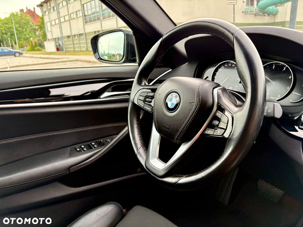 BMW Seria 5 520d xDrive Luxury Line sport - 18