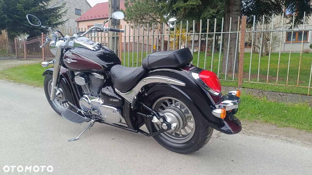 Suzuki Intruder - 5