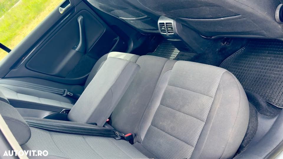 Volkswagen Golf 1.6 TDI BlueMotion Technology DPF Comfortline - 2