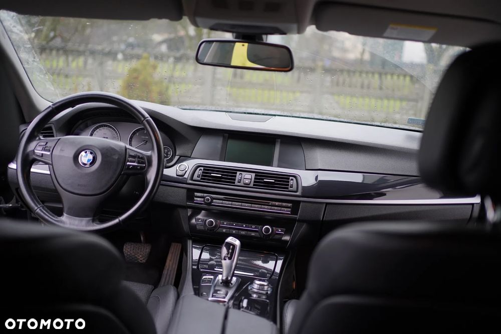 BMW Seria 5 520d - 13