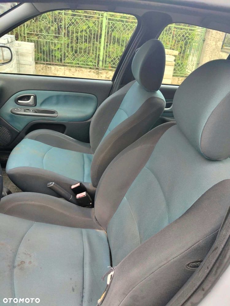 Renault Clio - 8