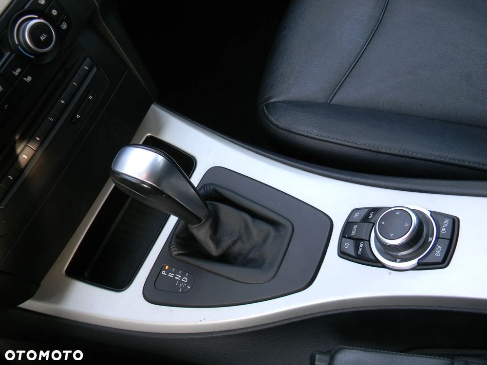 BMW Seria 3 325d DPF Edition Exclusive - 16