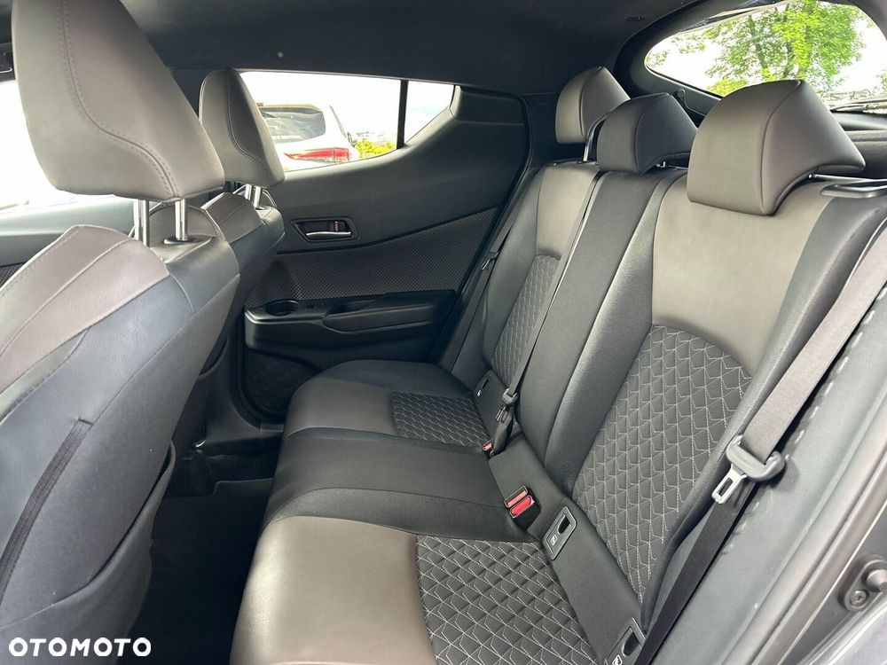 Toyota C-HR 2.0 Hybrid Executive - 22