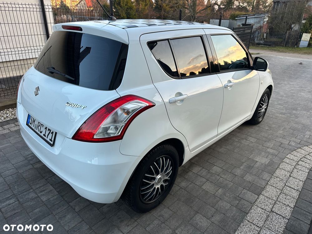 Suzuki Swift 1.2 Club - 4