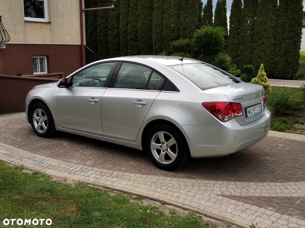 Chevrolet Cruze 1.6 LS - 13
