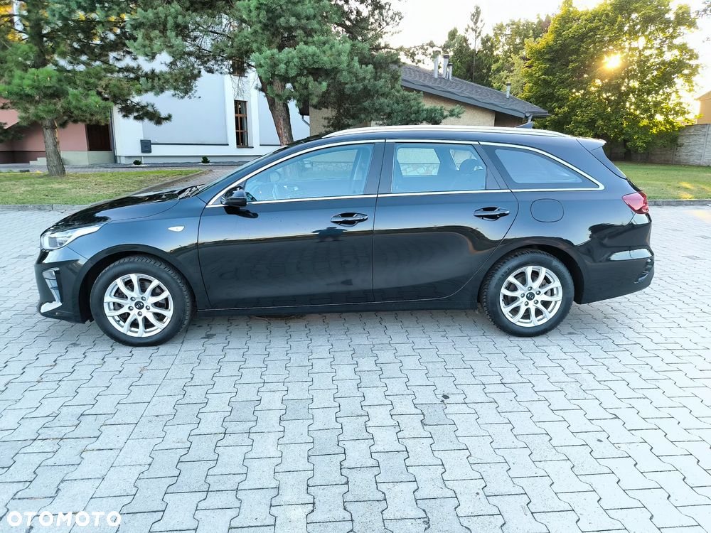 Kia Ceed 1.6 CRDi Eco-Dynamics+(48V Mild-Hybr.) DCT7 Platinum Edition - 8