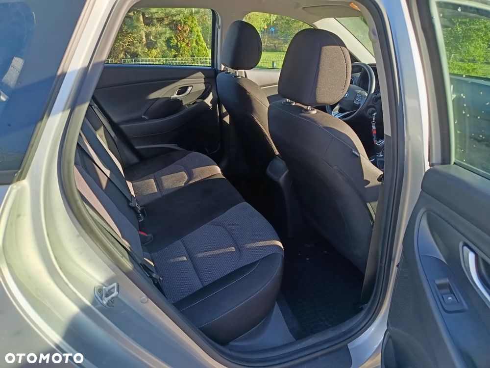 Hyundai i30 1.5 DPI Classic + - 4