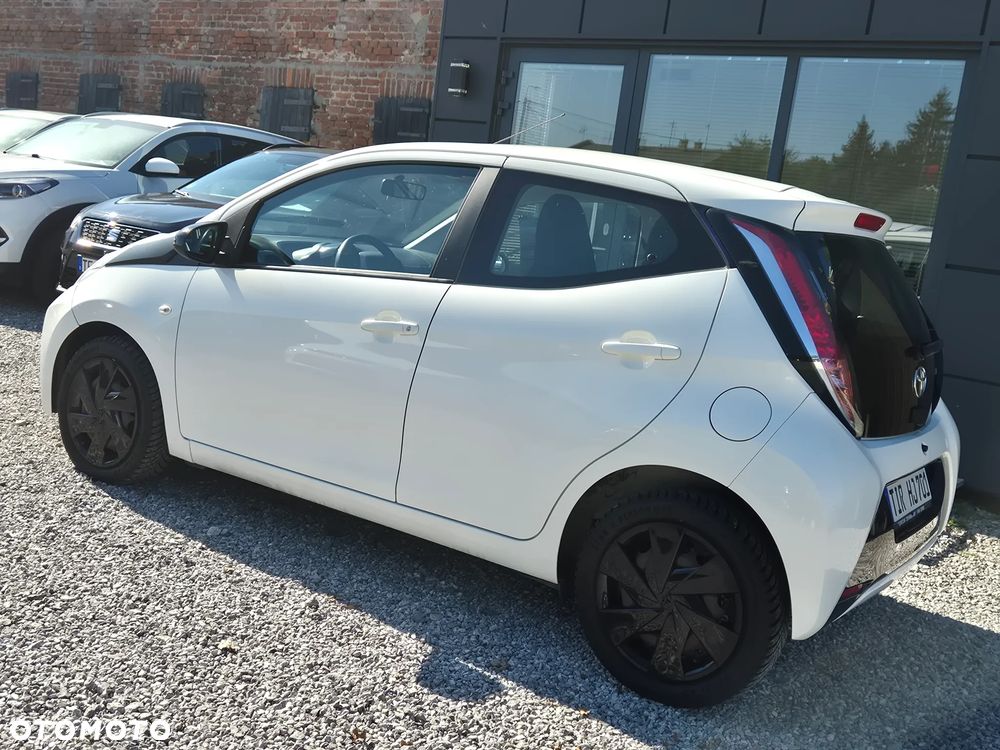 Toyota Aygo x-play Eco - 8