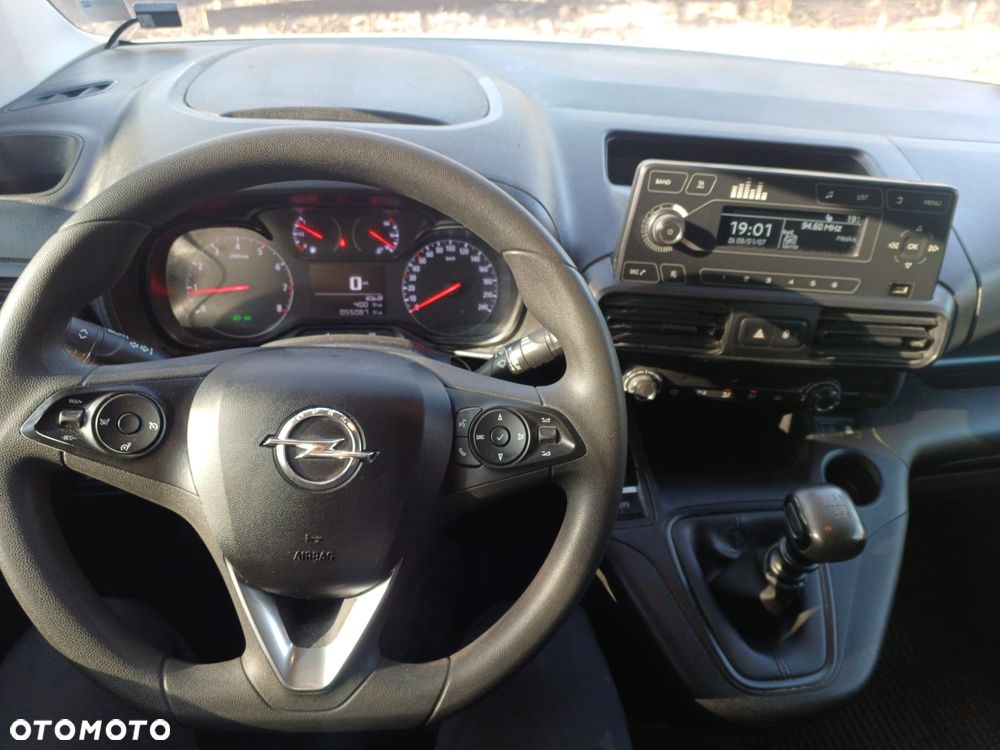 Opel Combo 1.5 CDTI Essentia S&S - 11