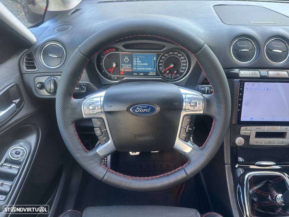 Ford S-Max 2.2 TDCi Titanium 7L - 27